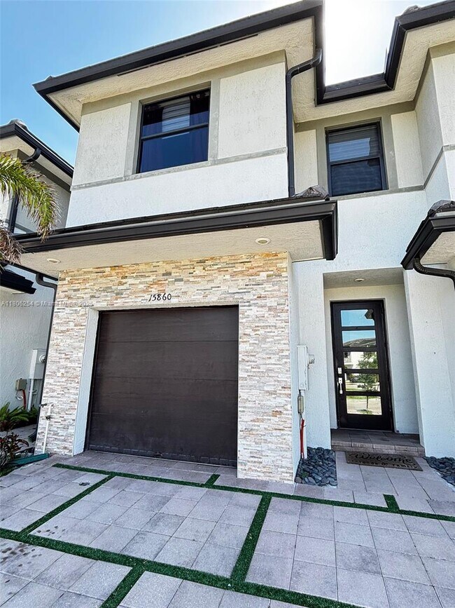 Building Photo - 15860 NW 91st Ct