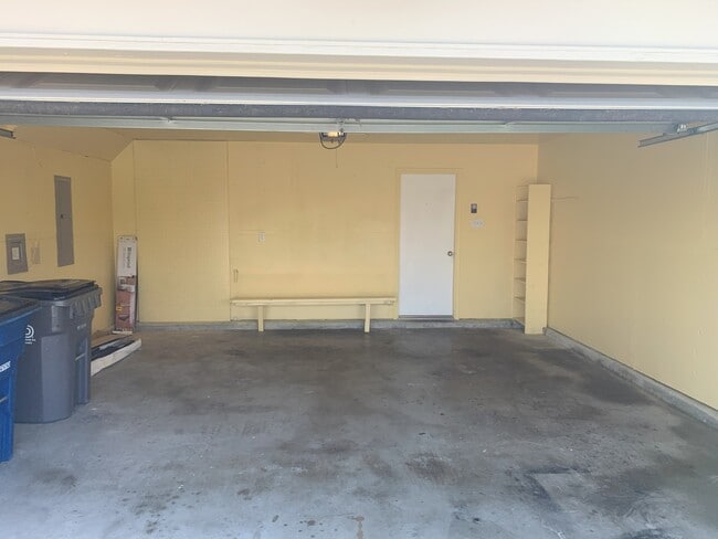 Building Photo - 714 Kinston Ct