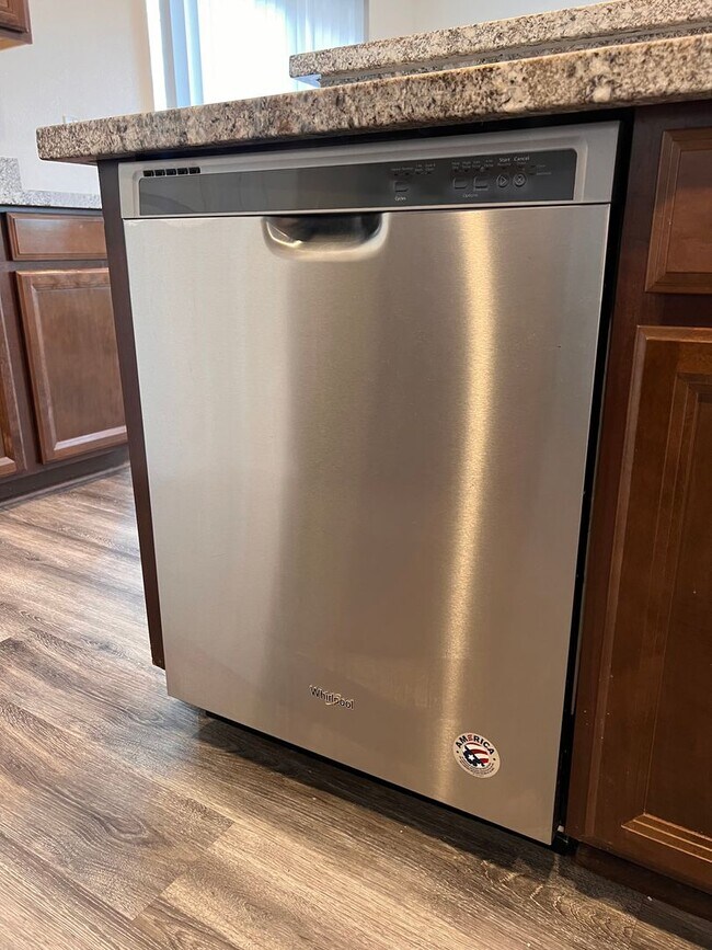 Building Photo - Charming 3 Bedroom, 2 bath, 2 car garage home in Fallon