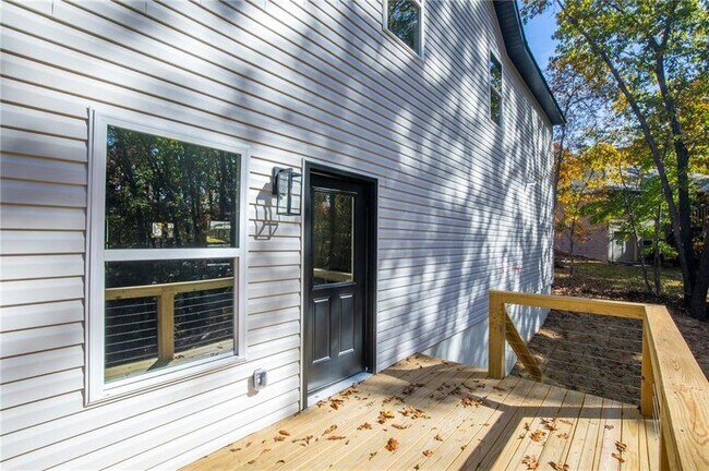 Building Photo - 3 Runnymede Cir