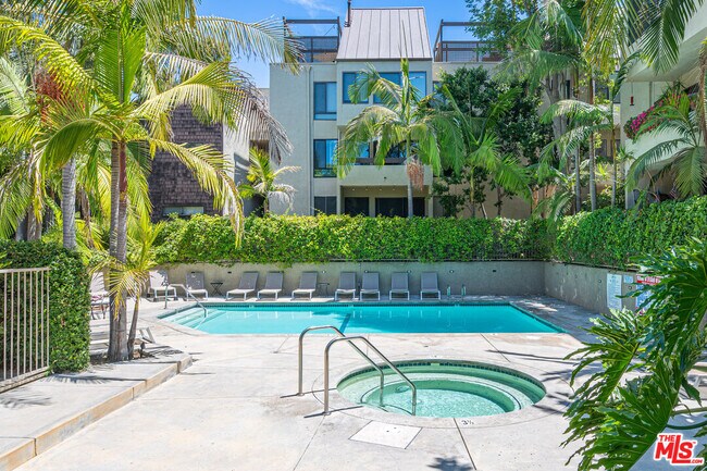 Building Photo - 950 Kings Rd