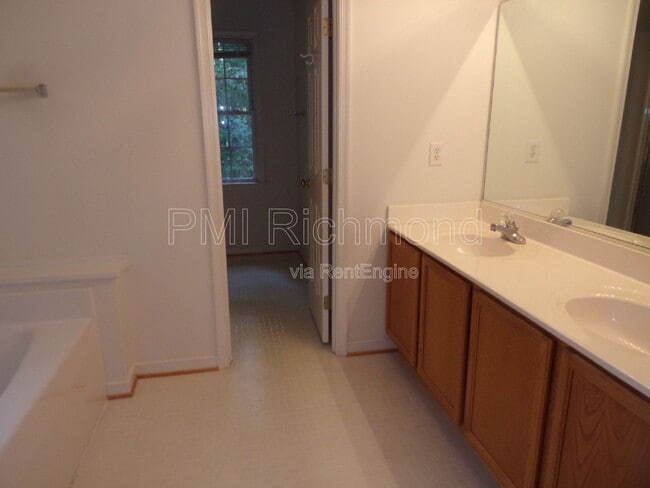 Building Photo - 13908 Bridgetown Cir