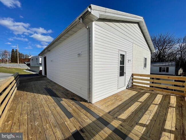 Building Photo - 210 N Centre Ave