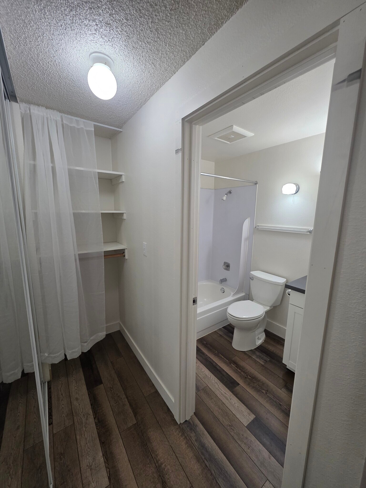 Building Photo - 2405 NW Irving St