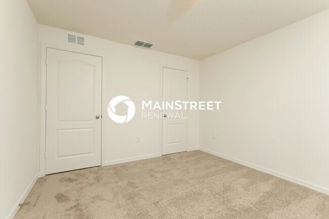 Building Photo - 3 Bedroom Pet-Friendly Home in Leesburg, FL with Main Street Renewal