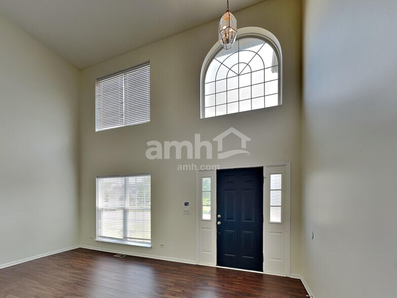 Building Photo - 5607 Sierra Highlands Dr