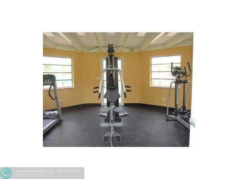 Building Photo - 760 SE 2nd Ave