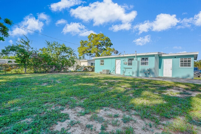 Building Photo - 1828 Maypop Rd