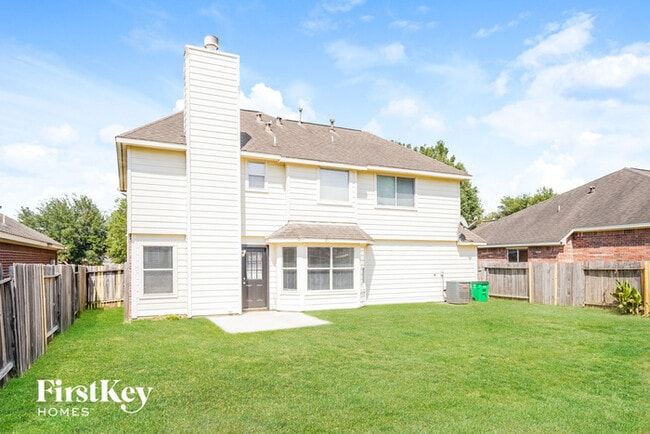 Building Photo - 24027 Holleygate Ct