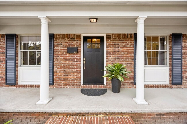 Building Photo - 2614 Gregor McGregor Blvd