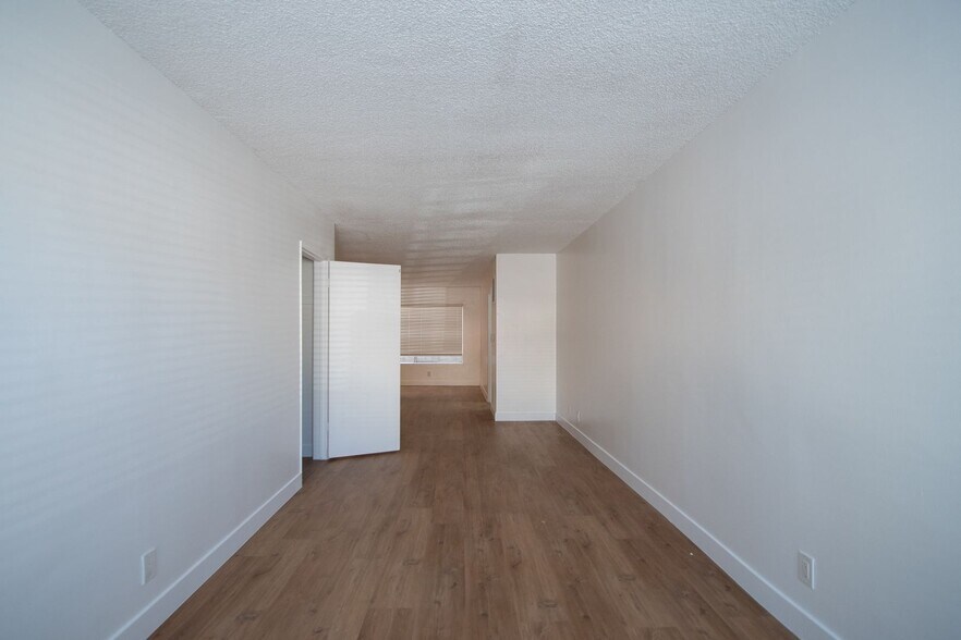 Building Photo - 11280 Huston St