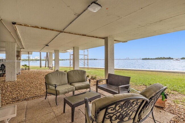 Building Photo - 7751 NE Bayshore Ct