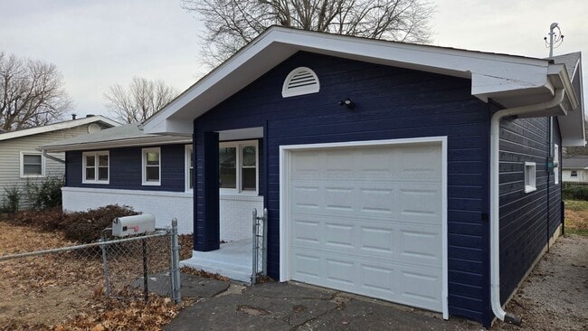 Building Photo - 1472 E Berkeley St