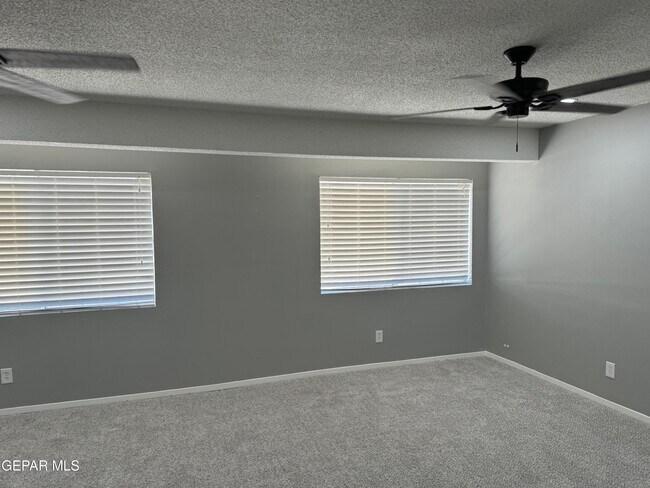 Building Photo - 323 Rio Tinto Dr