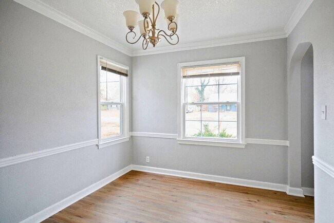 Building Photo - 1203 E 80th St