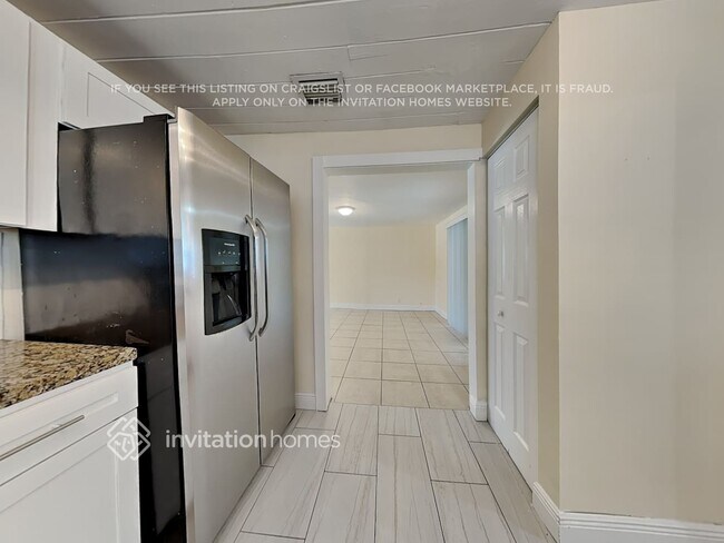 Building Photo - 314 SW 4th Ave