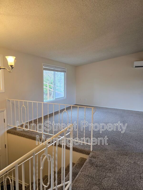 Building Photo - 2911 NW Ashwood Dr