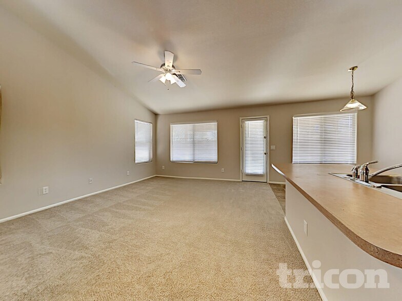 Building Photo - 5334 N Ormondo Way