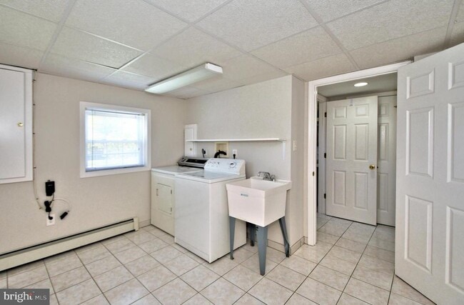 Building Photo - 436 Anthony Rd