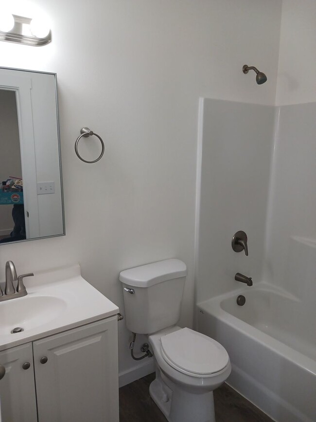 Building Photo - 3 bedroom, 2.5 bath in Downtown Ferndale