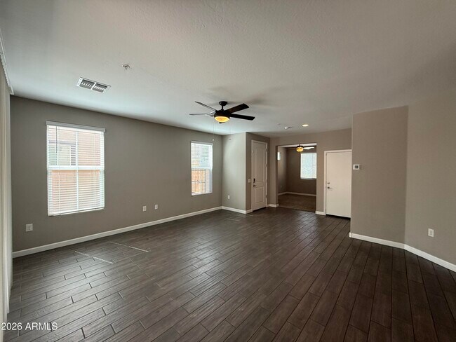Building Photo - 1255 N Arizona Ave