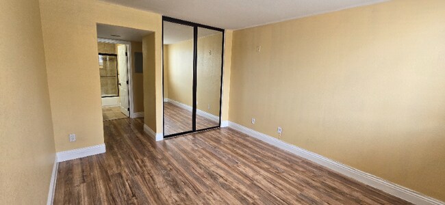 Building Photo - 3965 Nobel Dr