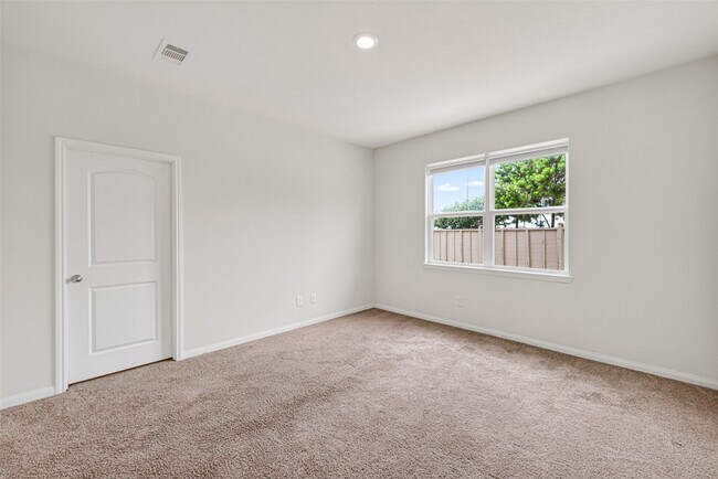 Building Photo - 2112 Mule Ridge Dr