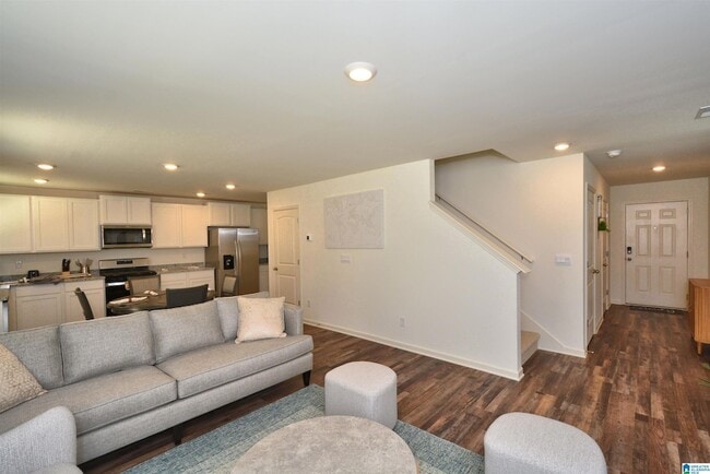 Building Photo - 6558 Creek Cir