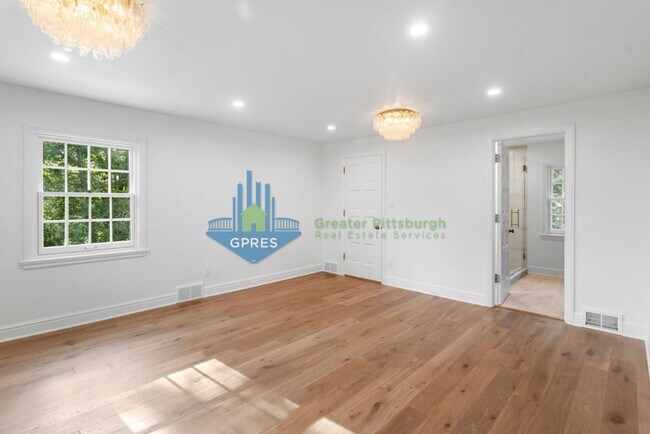 Building Photo - Elegant Fox Chapel 4-Bedroom, 3.5-Bath Home