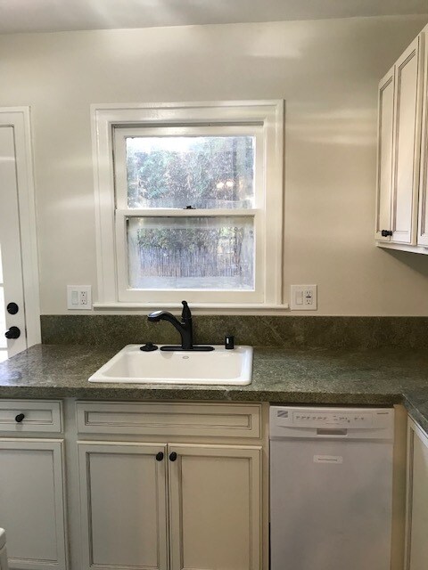 Building Photo - 1758 Garfield Pl