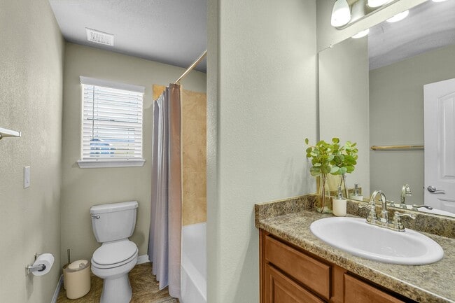 Building Photo - Charming 2-story home in Lorson Ranch