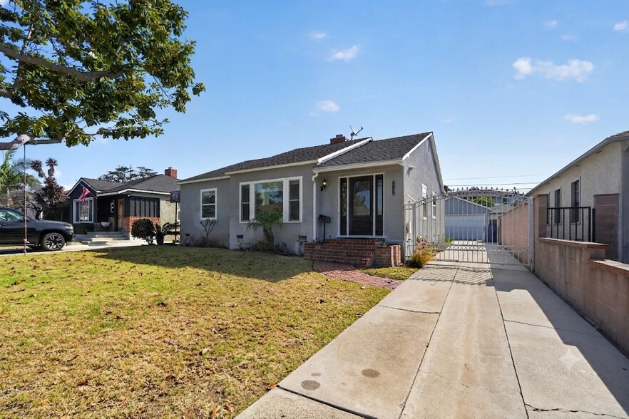 Building Photo - 7742 Dunbarton Ave