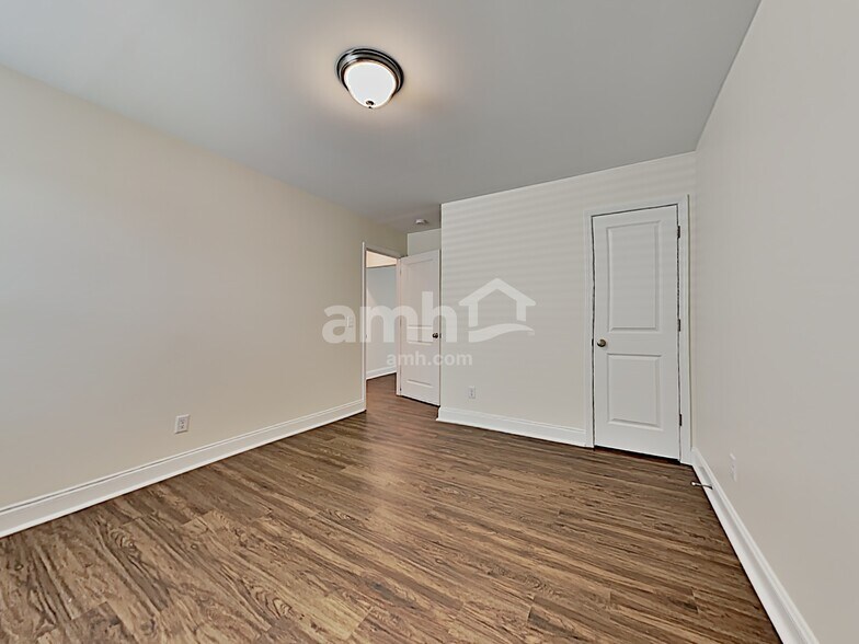Building Photo - 24 Crabapple Cir