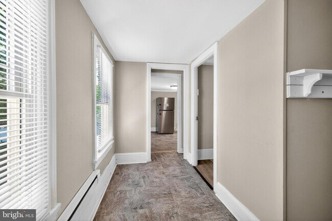 Building Photo - 40 S Governors Ave