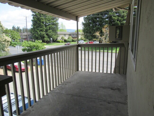 Building Photo - Fleming Manor