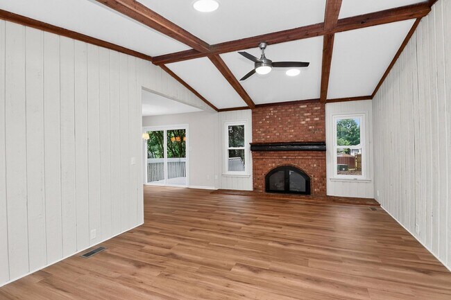 Building Photo - Gorgeous 3 Bedroom Home in Walnut Creek!!