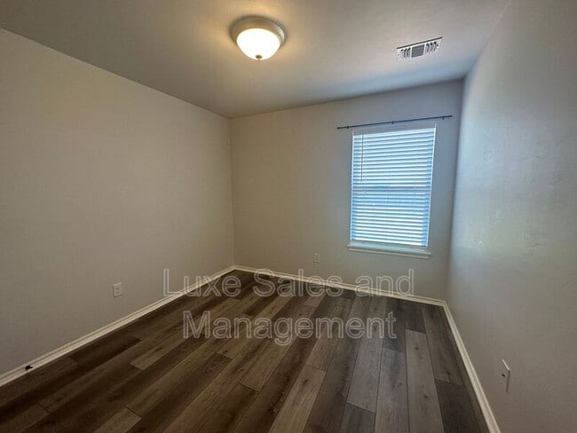 Building Photo - 15749 Potomac Dr