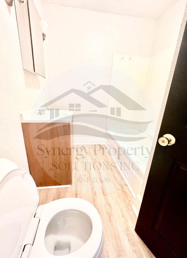 Building Photo - Shelby Home