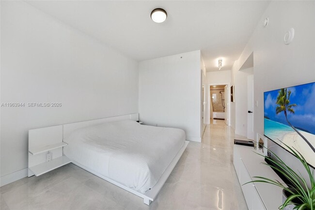 Building Photo - 315 NE 3rd Ave