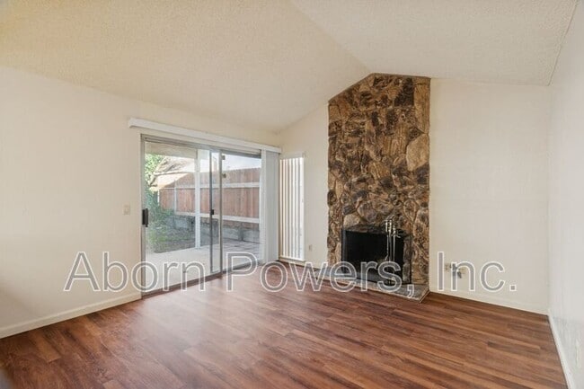 Building Photo - 7025 Catamaran Dr