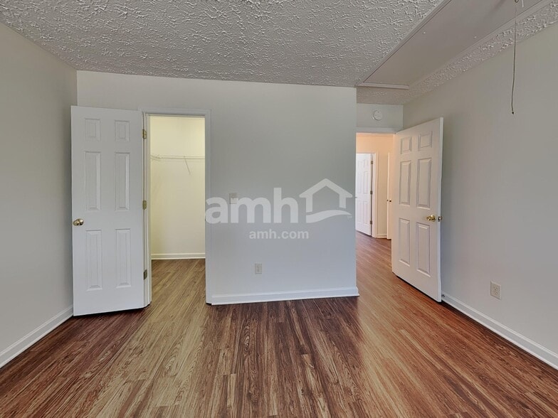 Building Photo - 7221 Fribourg Ct