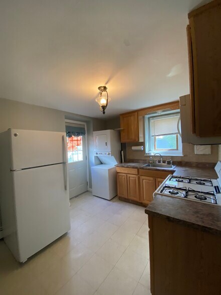 Building Photo - 21 Weymouth Ave