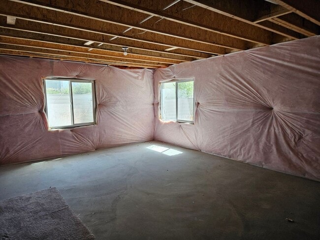 Building Photo - Charming 3 Bed, 2.5 Bath in Tooele