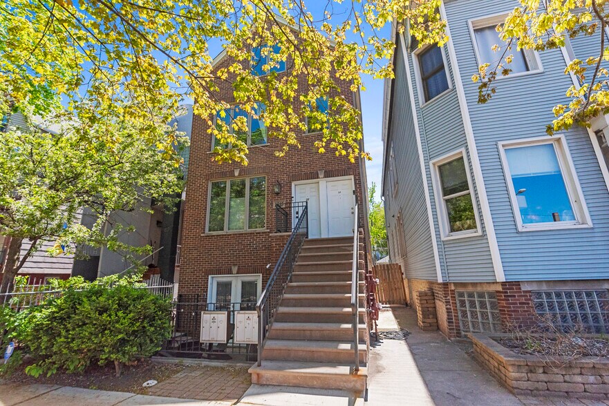 Primary Photo - 1525 W Barry Ave