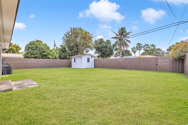 Building Photo - 6376 SW 15th St