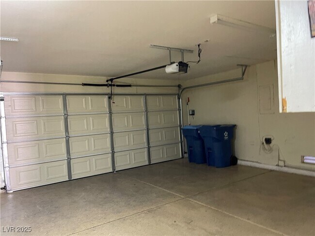 Building Photo - 4364 Mesa Hill Dr