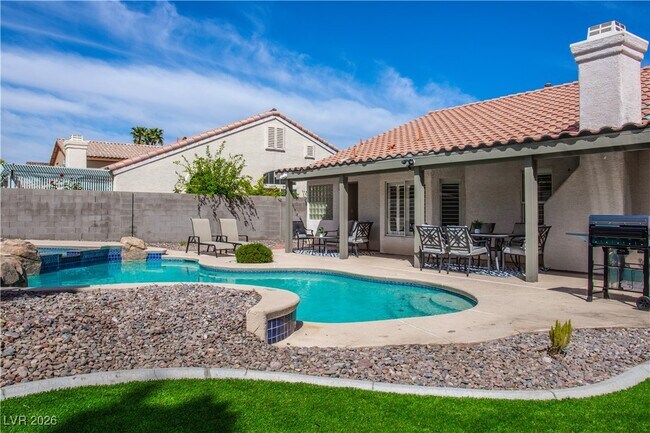 Building Photo - 905 Buffwood Ave