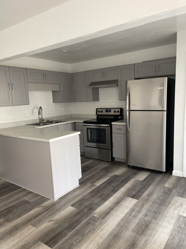 Building Photo - 2705 Lantern Walk SE