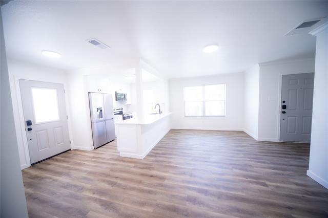 Building Photo - 3233 S University Dr