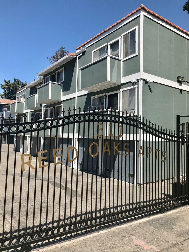 Primary Photo - 311 E Reed St
